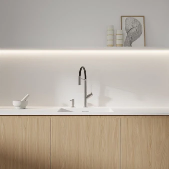 kitchen tap with pull-out spout