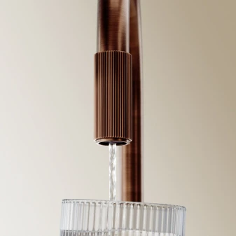 kitchen tap with pull-out spout with water filtering system