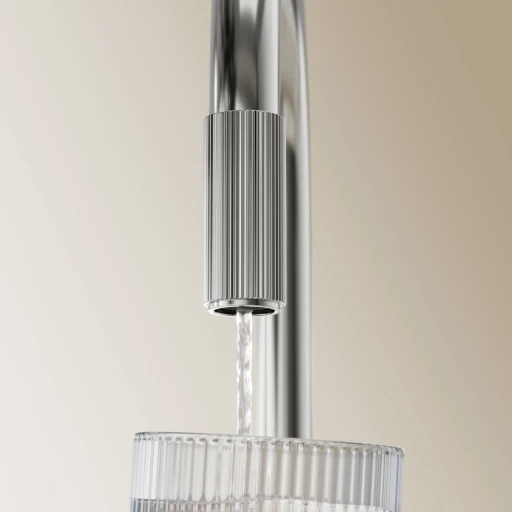 kitchen tap with a water filtering system