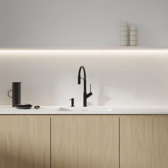 kitchen tap with pull-out spout
