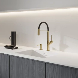 kitchen tap with pull-out spout