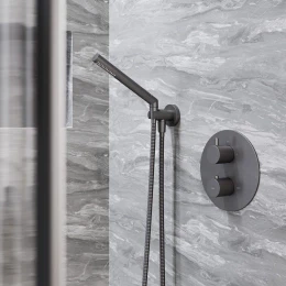 coude du pommeau de douche