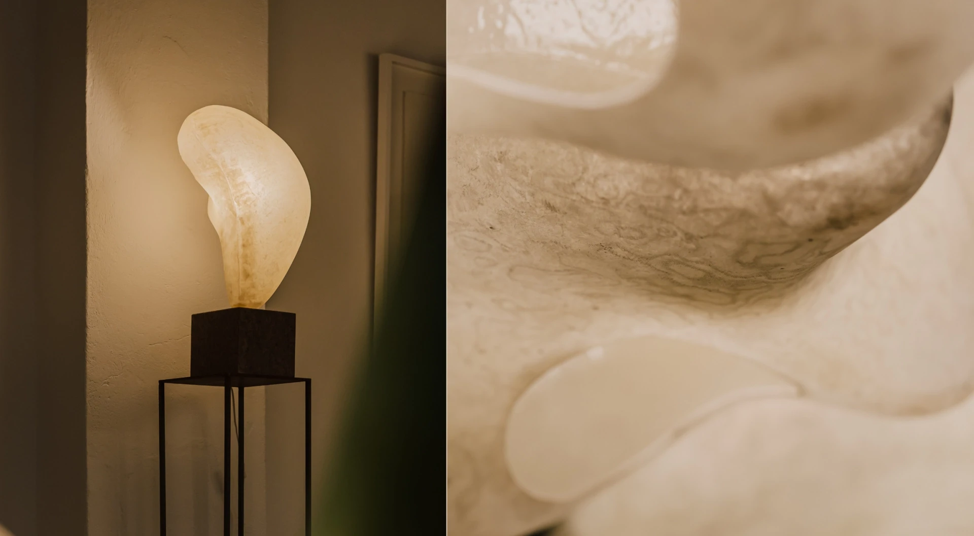 Sculpture avec une lampe dans un intérieur chaleureux et moderne. Photo très atmosphérique et artistique.