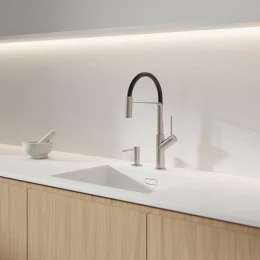 kitchen tap with pull-out spout
