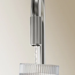 kitchen tap with pull-out spout with water filtering system