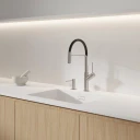 kitchen tap with pull-out spout